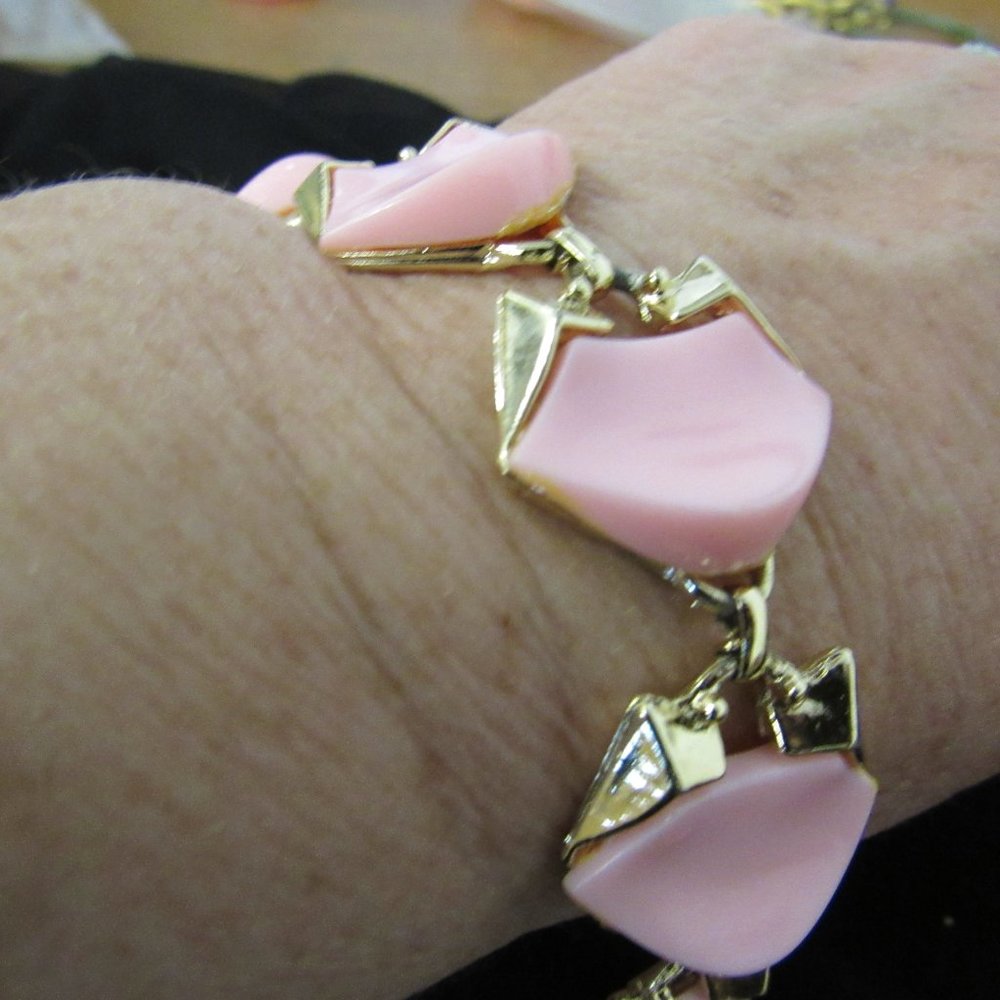 Vintage Pink Plastic Link Bracelet